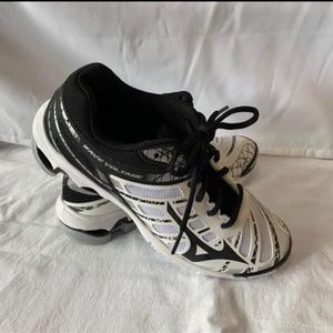 Mizuno Wave Voltage Shoe